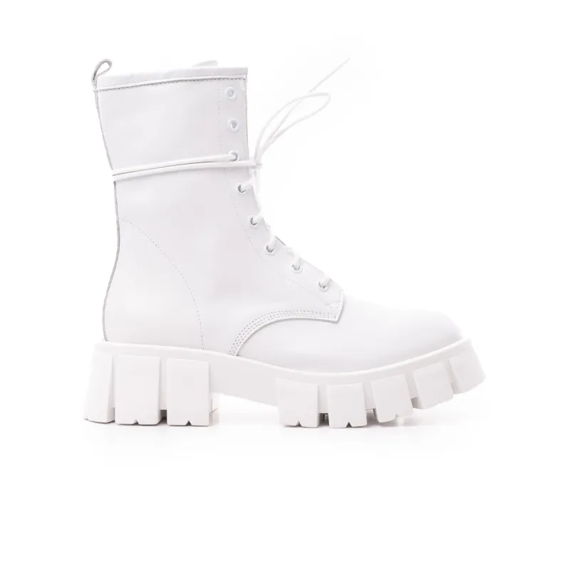Shanghai White Leather sold by L'Intervalle
