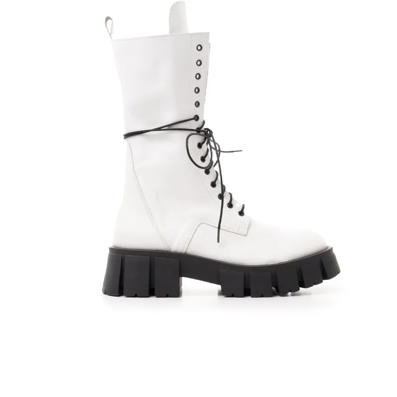 Bangkok White Leather sold by L'Intervalle