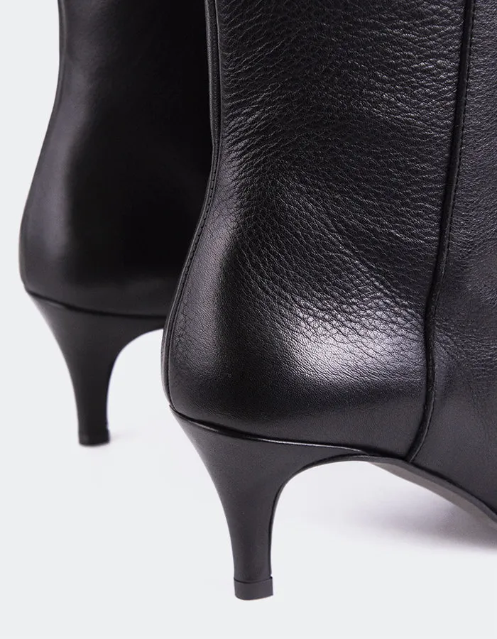 Ostara Black Leather sold by L'Intervalle product image thumbnail 4