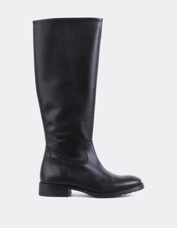 Delorre Black Leather sold by L'Intervalle