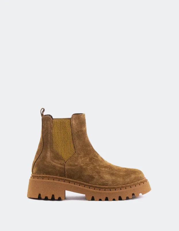 Hayes Tan Suede sold by L'Intervalle