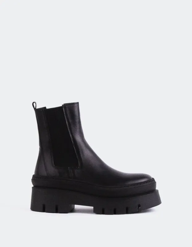 Delya Black Leather sold by L'Intervalle