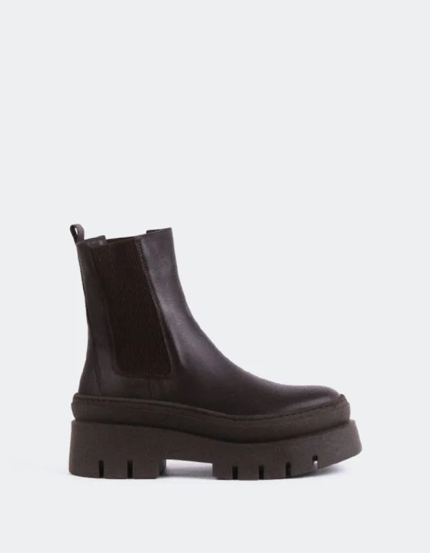 Delya Brown Leather sold by L'Intervalle