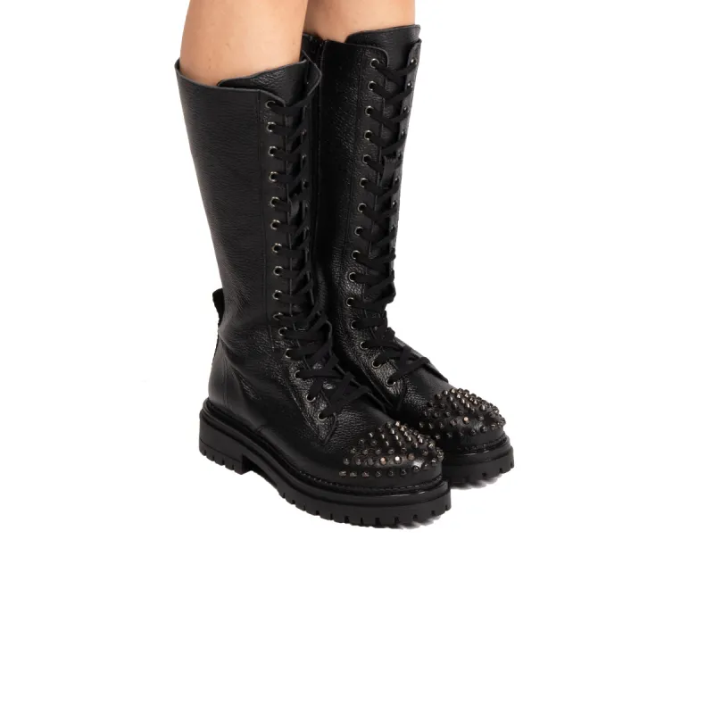 Iron Black Leather sold by L'Intervalle