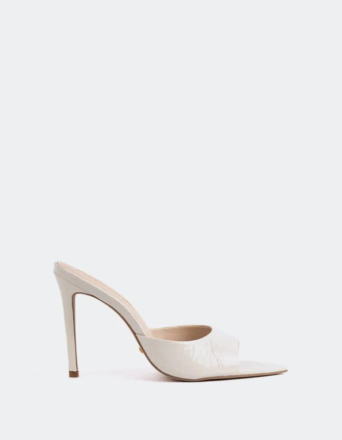 Thelma Off White Naplack sold by L'Intervalle