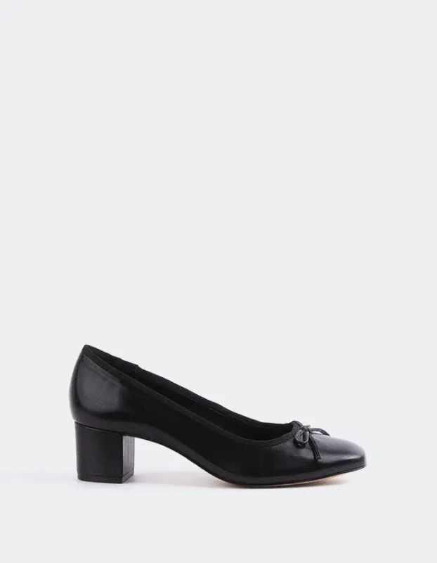 Ruslan Black Leather sold by L'Intervalle