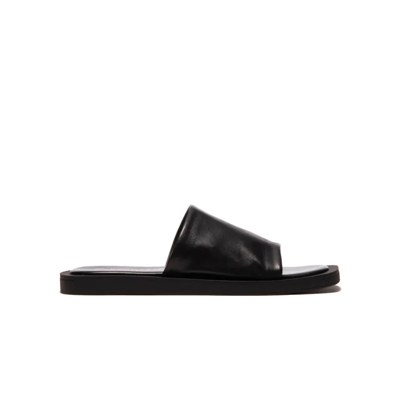 Licata Black Leather sold by L'Intervalle