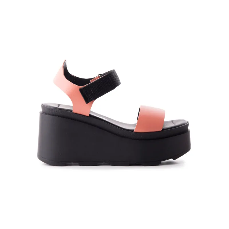 Soul Pink Leather sold by L'Intervalle