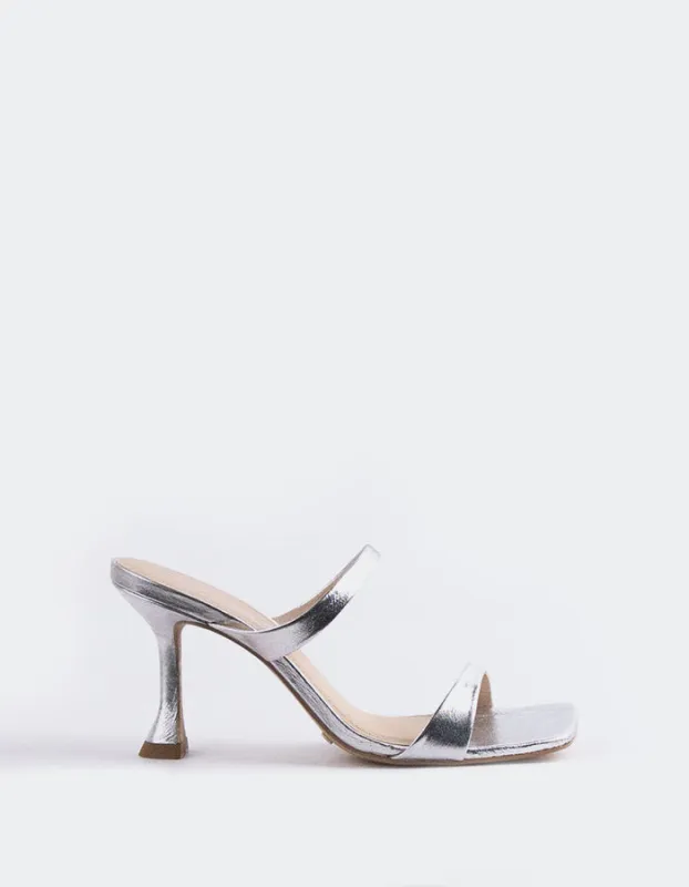 Jandira Silver Leather sold by L'Intervalle