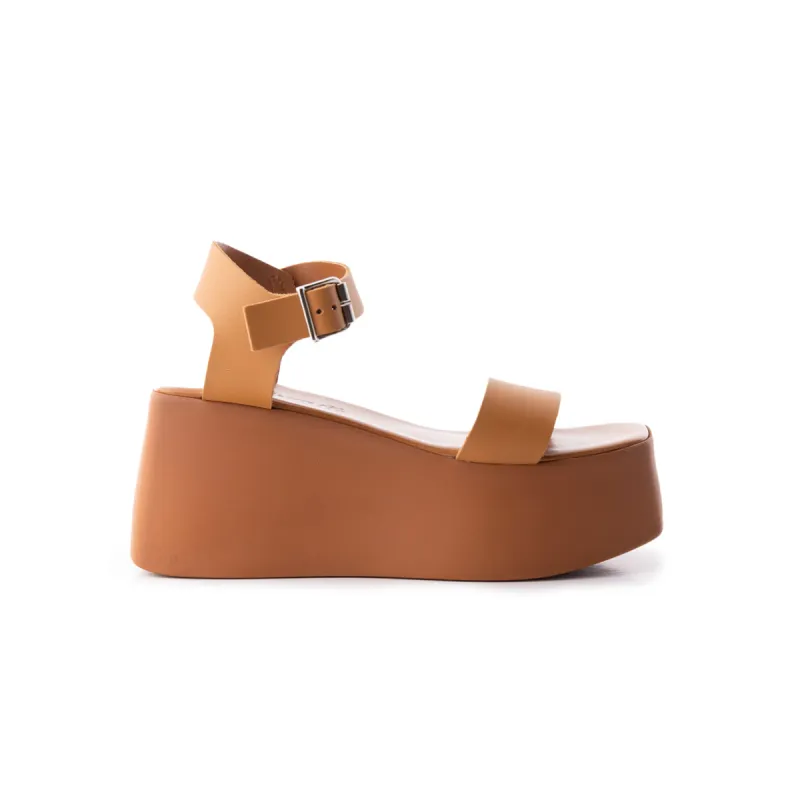 Chaton Tan Leather sold by L'Intervalle