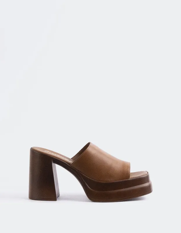 Kalamata Tan Leather sold by L'Intervalle