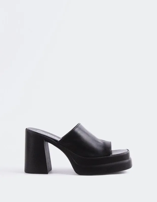 Kalamata Black Leather sold by L'Intervalle