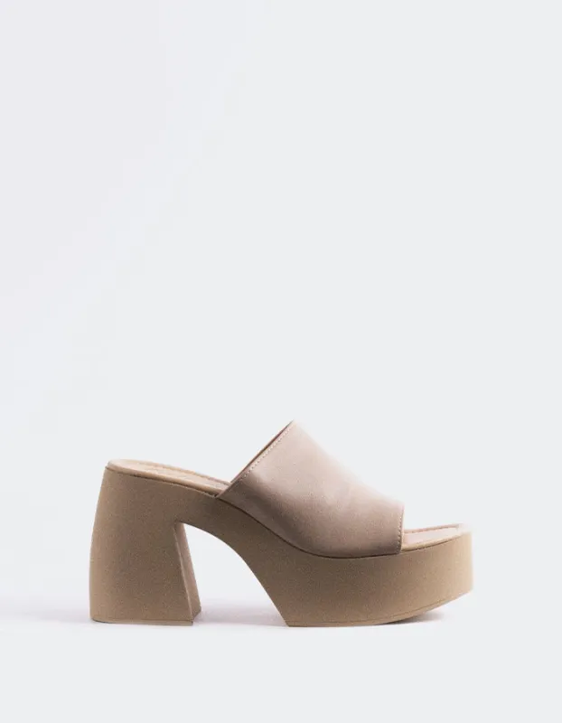 Marousi Nude Leather sold by L'Intervalle