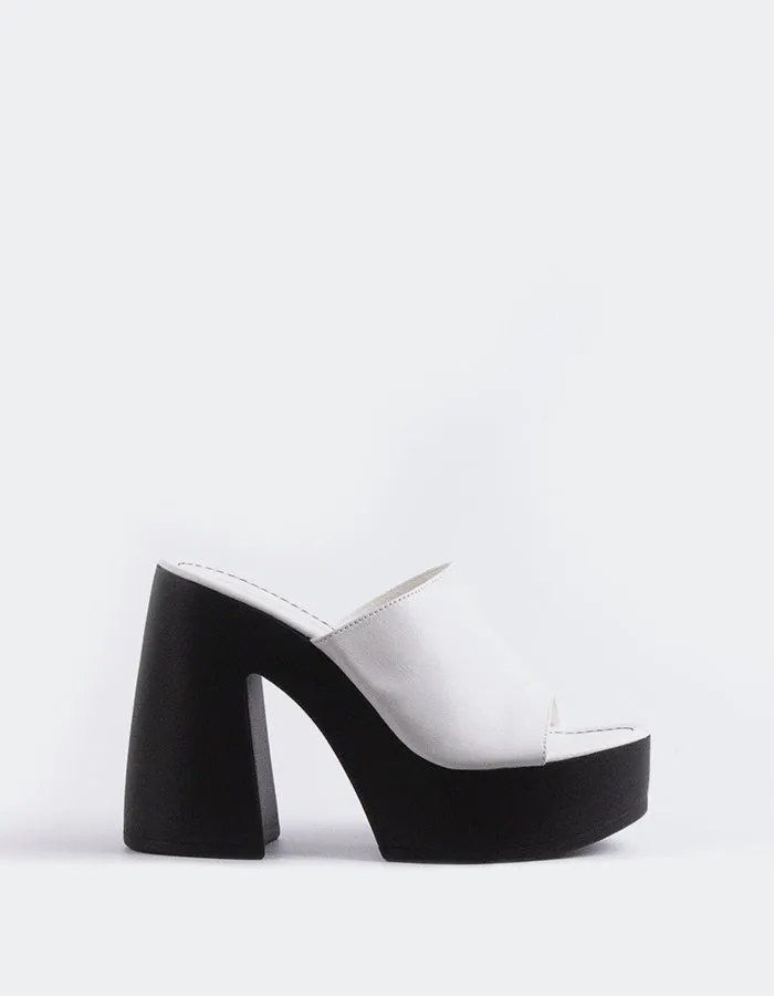 Smyrni White Leather sold by L'Intervalle