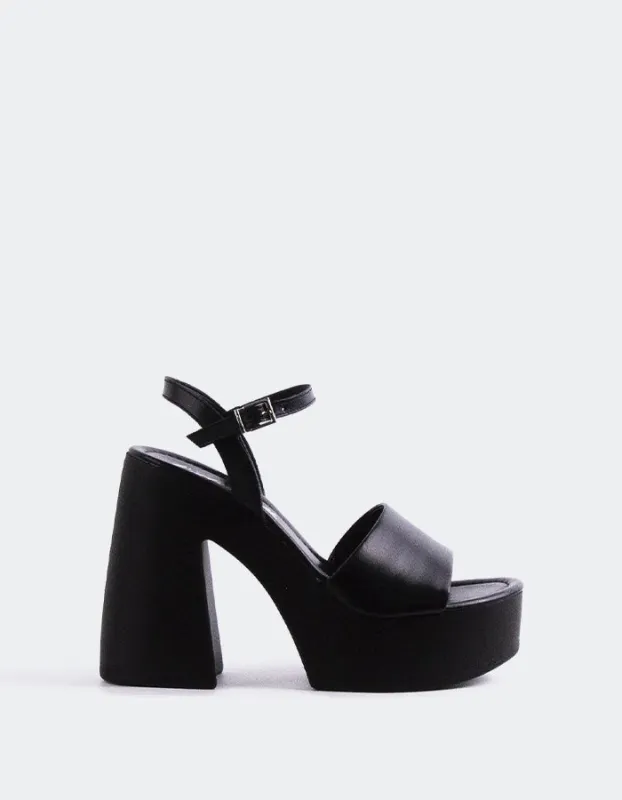 Veria Black Leather sold by L'Intervalle