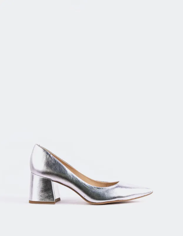 Josephine Silver Leather sold by L'Intervalle