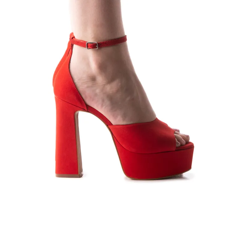 Gomena Red Nubuck sold by L'Intervalle