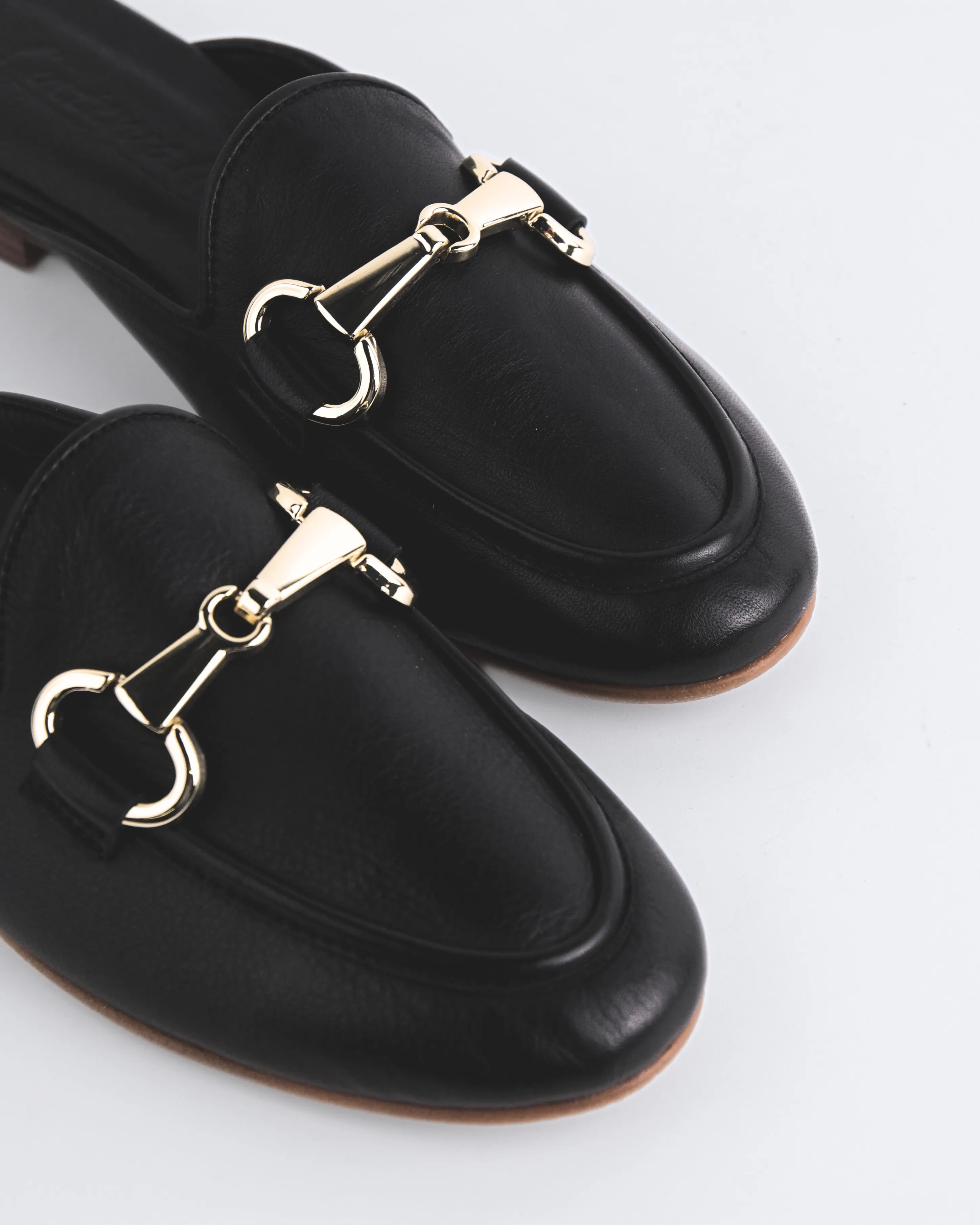 Nefeli Black Leather sold by L'Intervalle product image thumbnail 2