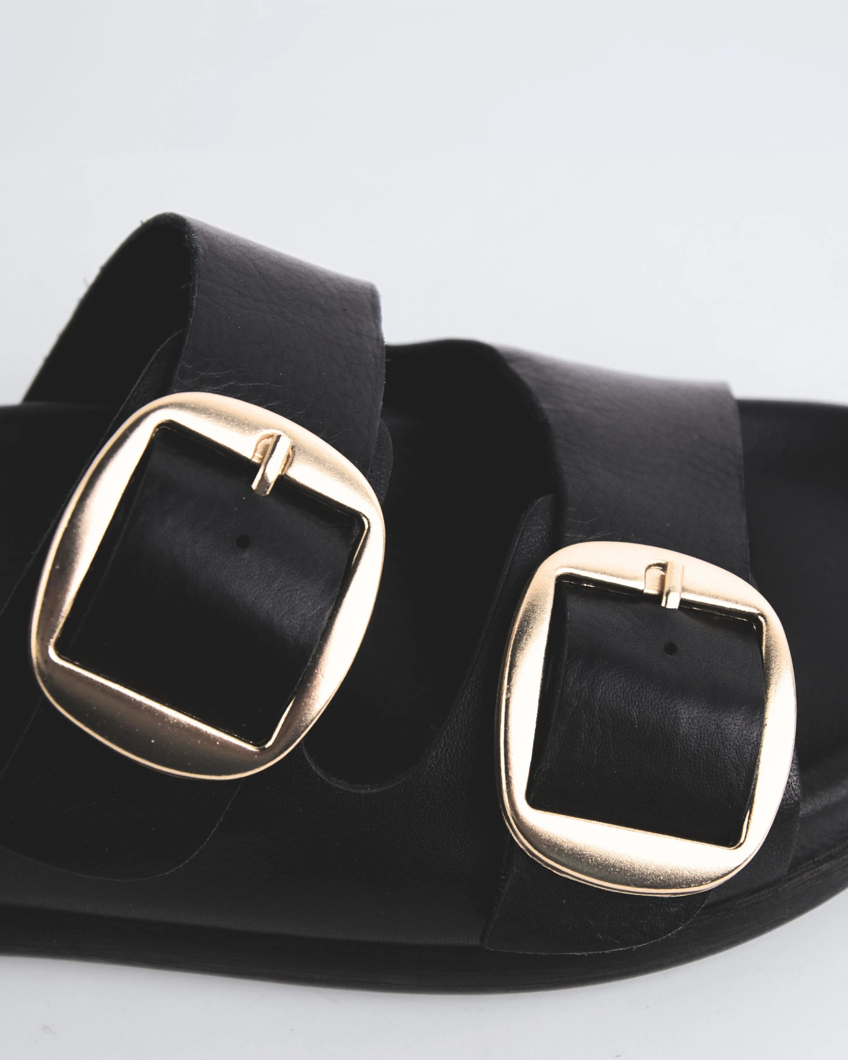 Gusty Black Leather sold by L'Intervalle product image thumbnail 3