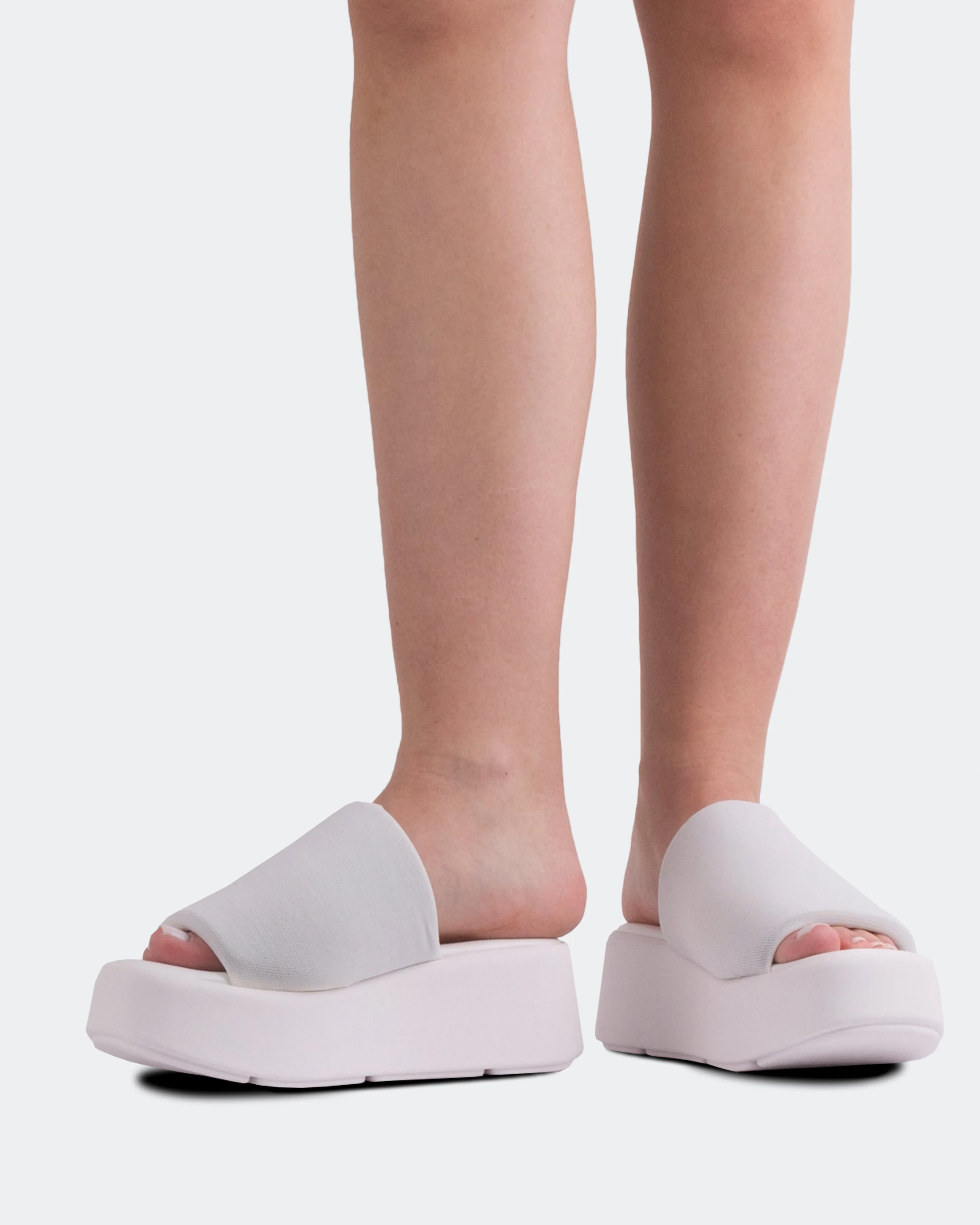 Harlow White Puff sold by L'Intervalle product image thumbnail 2