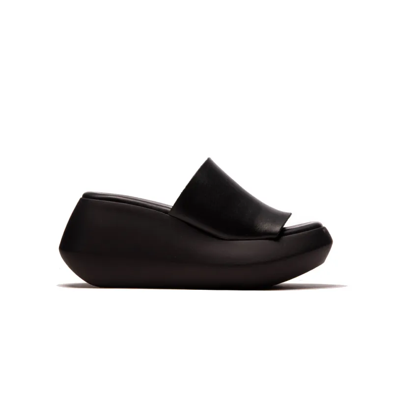 Dayo Black Leather sold by L'Intervalle