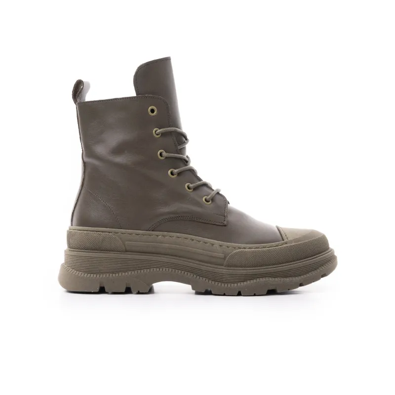 Nagoya Khaki Leather sold by L'Intervalle