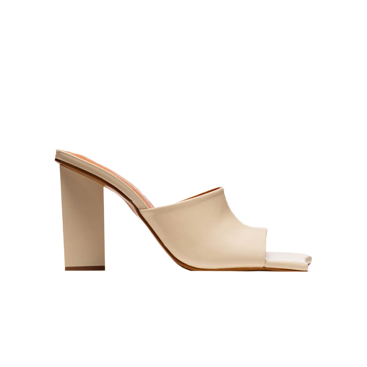 Matala Off White Leather sold by L'Intervalle