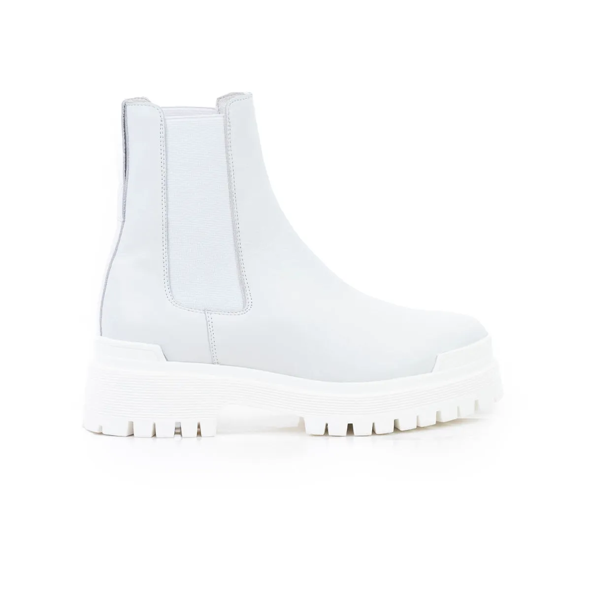 Kirby White Leather/White Sole sold by L'Intervalle