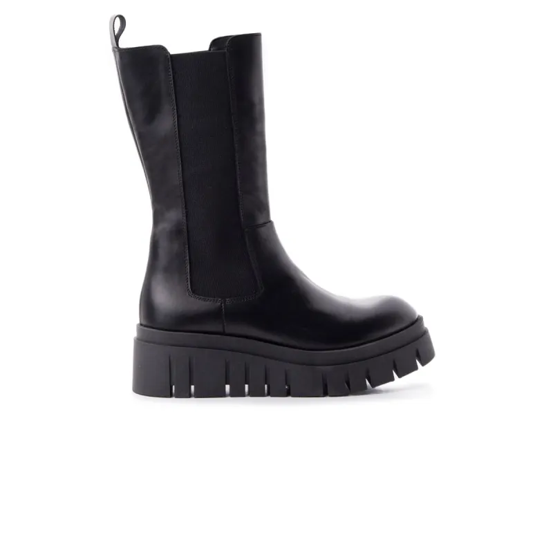 Gunsan Black Leather sold by L'Intervalle