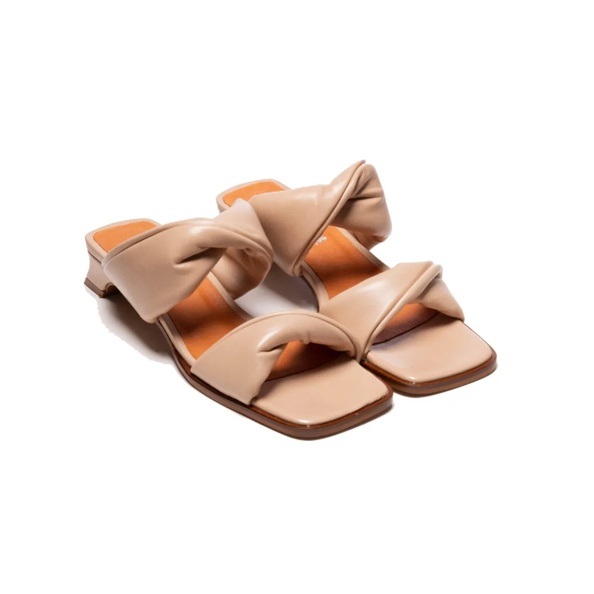 Delos Sand Leather sold by L'Intervalle product image thumbnail 2
