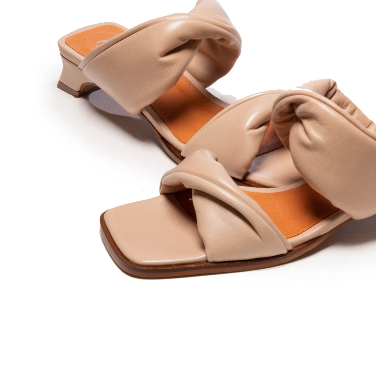 Delos Sand Leather sold by L'Intervalle product image thumbnail 5