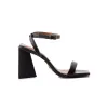 Sauvignon Black Leather sold by L'Intervalle