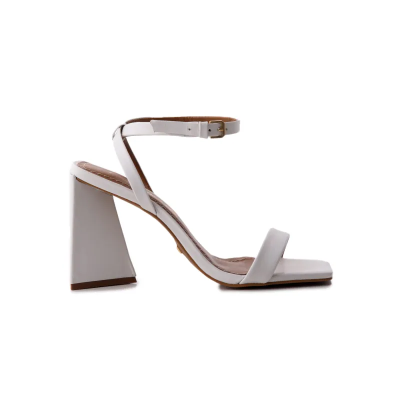 Sauvignon White Leather sold by L'Intervalle