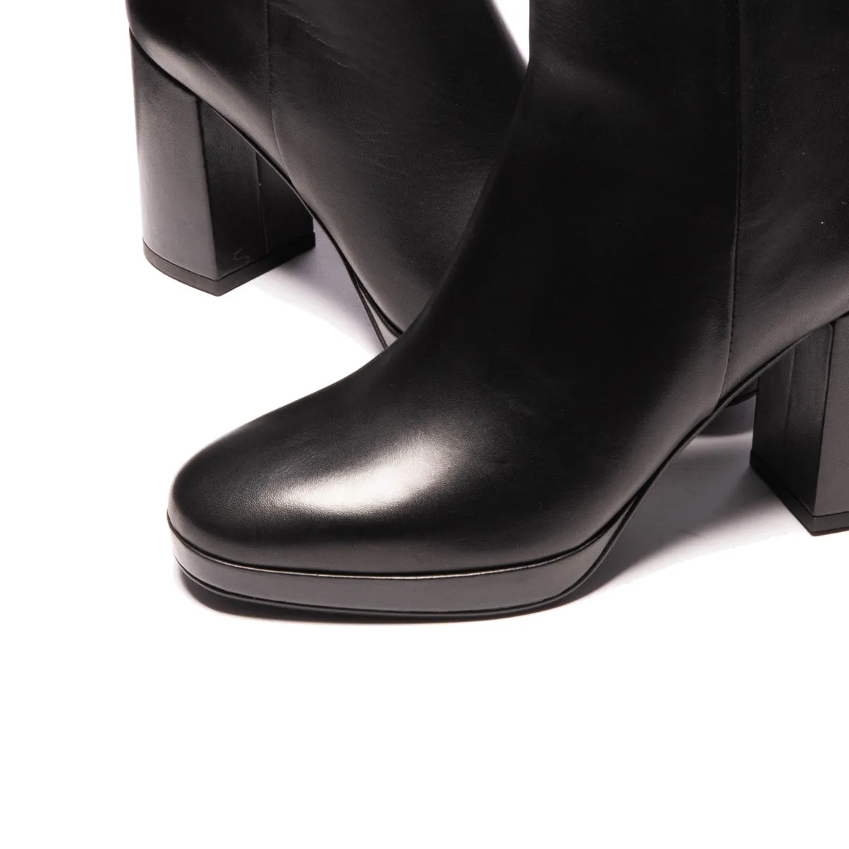 Stassi Black Leather sold by L'Intervalle product image thumbnail 5