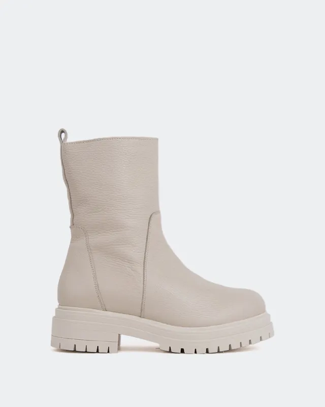 Rangler Off White Leather sold by L'Intervalle