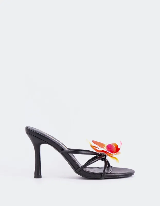Meren Black Leather sold by L'Intervalle