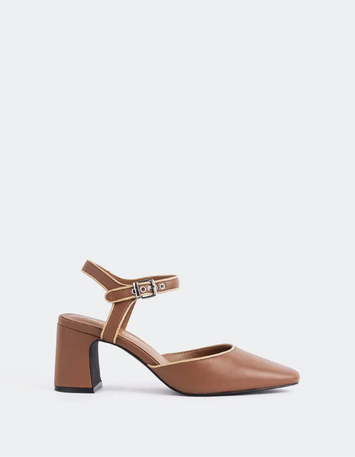 Gouda Tan Leather sold by L'Intervalle