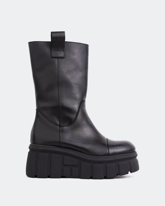 Kelowna Black Leather sold by L'Intervalle