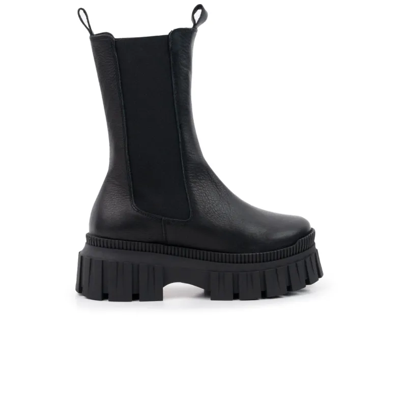 Goyle Black Leather sold by L'Intervalle