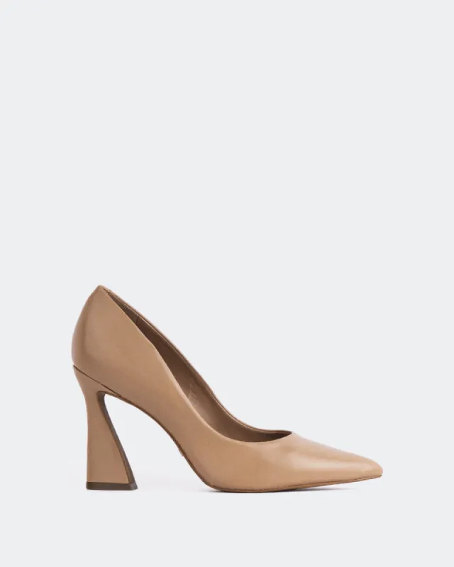 Amanda Camel Leather sold by L'Intervalle