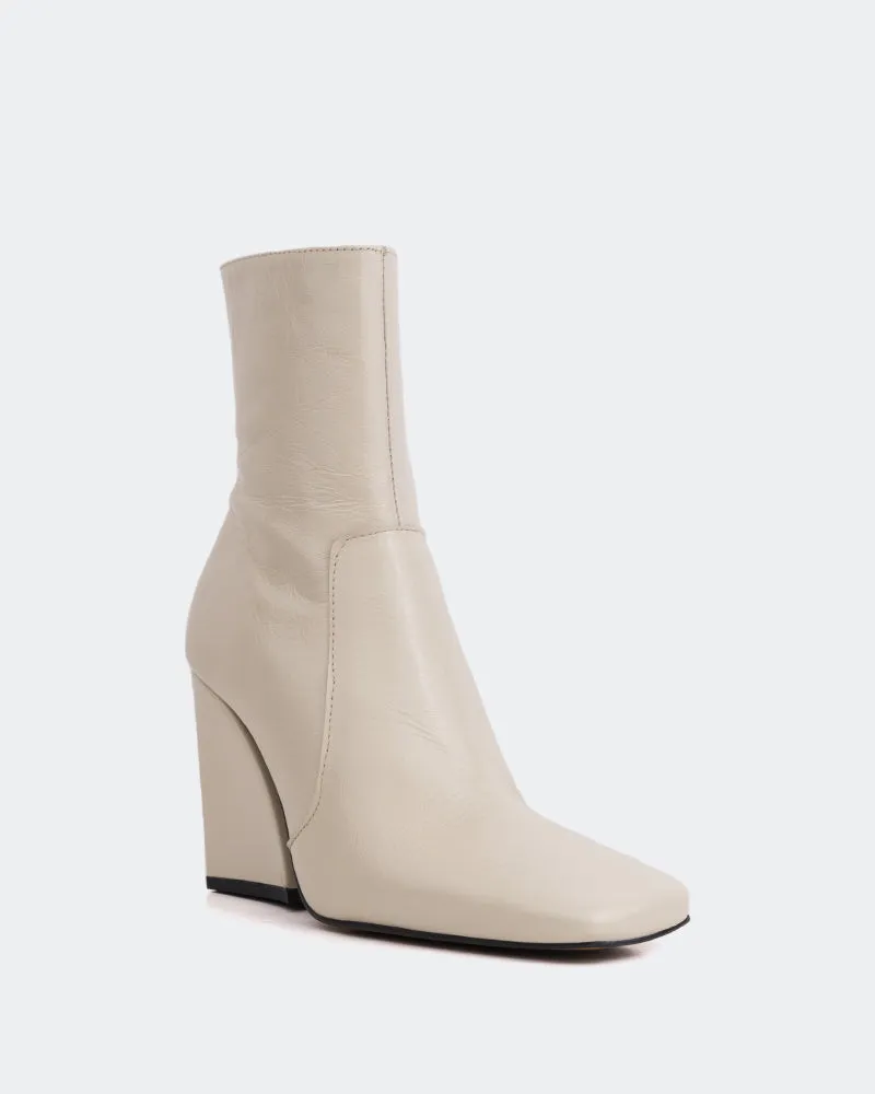 Nazaire Off White Leather sold by L'Intervalle product image thumbnail 2