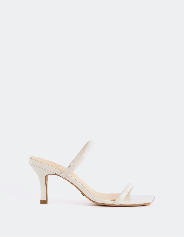 Pretty Off White Naplack sold by L'Intervalle