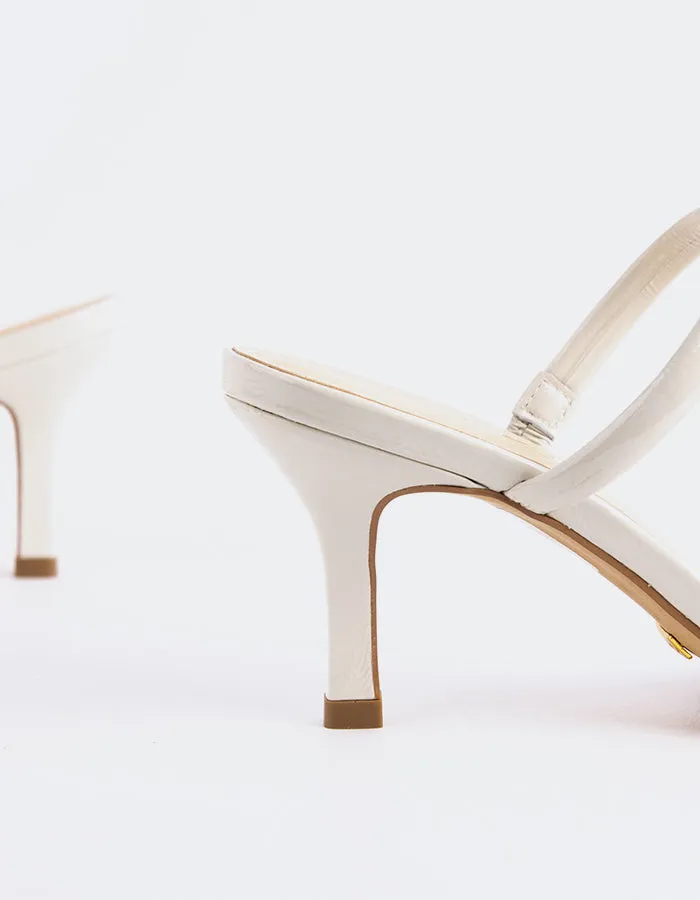 Pretty Off White Naplack sold by L'Intervalle product image thumbnail 4