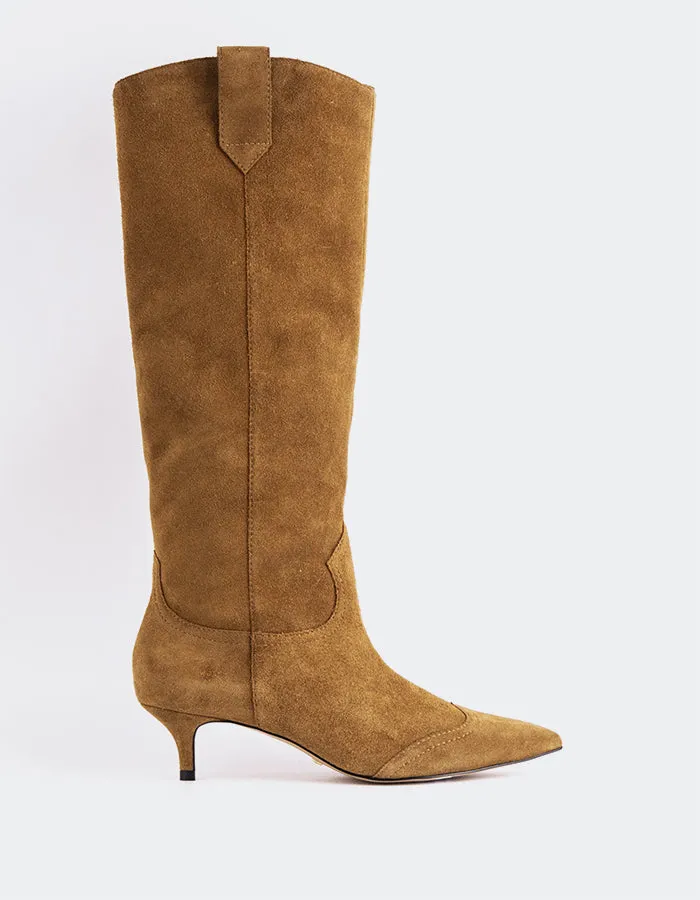 Veneza Camel Suede sold by L'Intervalle