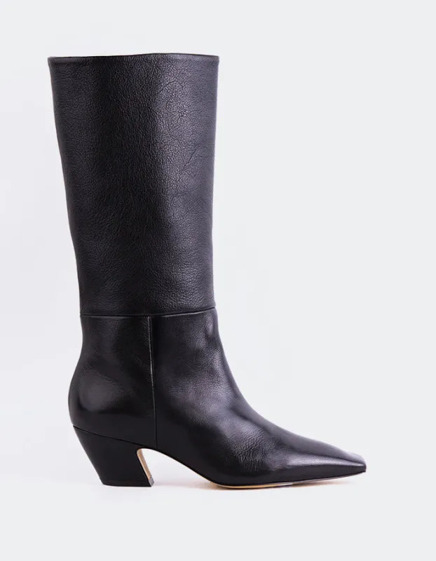Renesme Black Leather sold by L'Intervalle