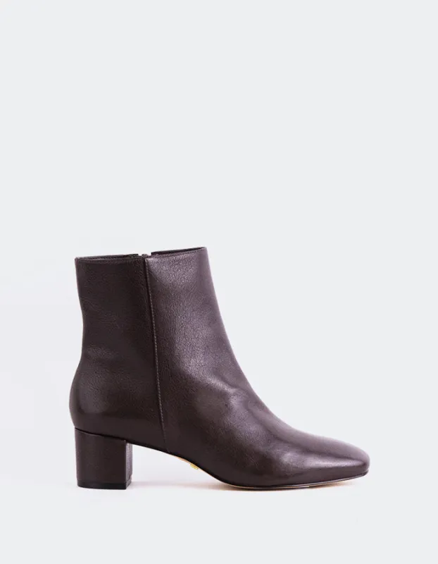 Gracyn Brown Leather sold by L'Intervalle