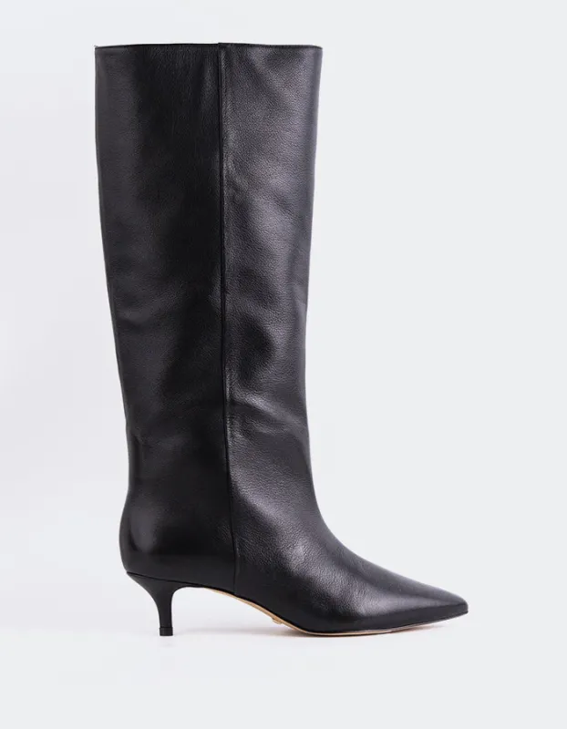 Rynn Black Leather sold by L'Intervalle