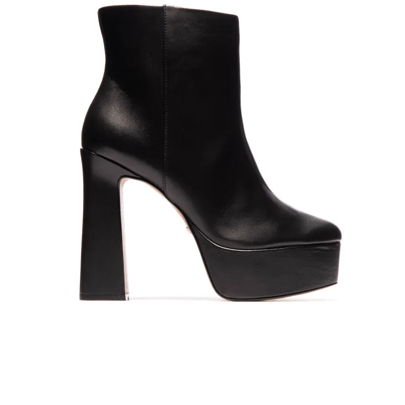 Ria Black Leather sold by L'Intervalle