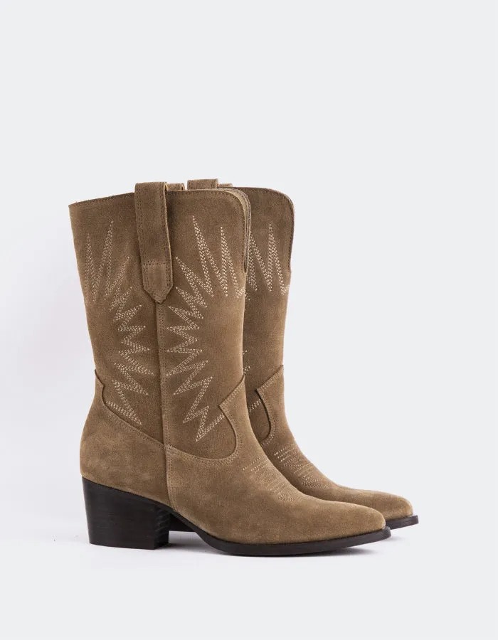 Freyr Taupe Suede sold by L'Intervalle product image thumbnail 3