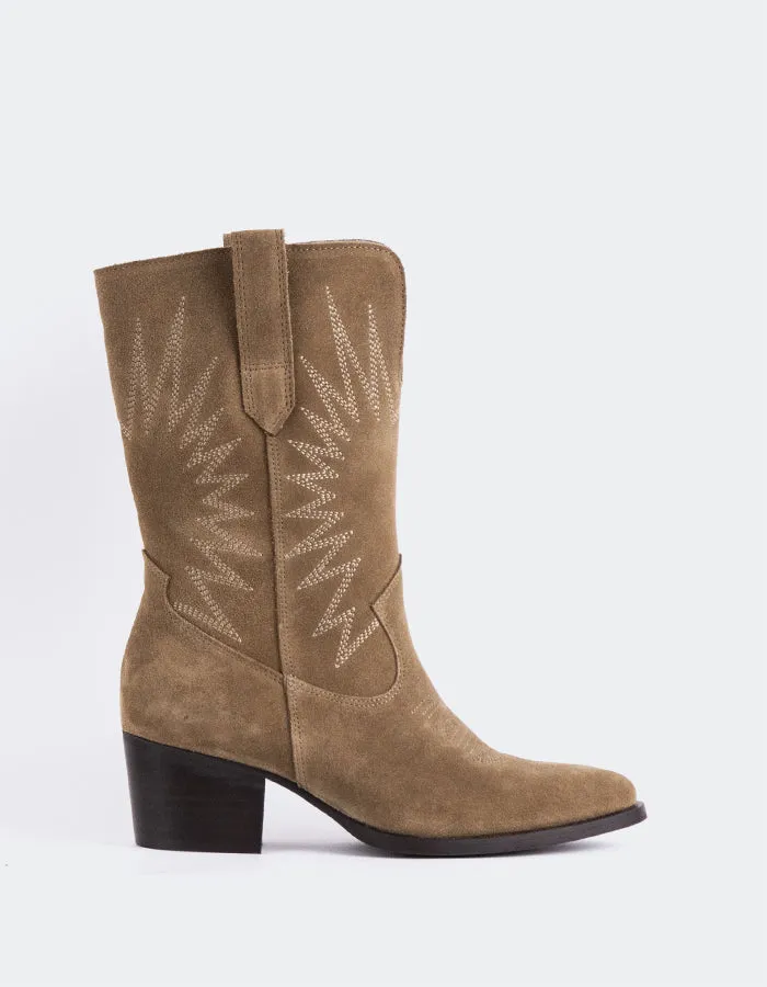 Freyr Taupe Suede sold by L'Intervalle